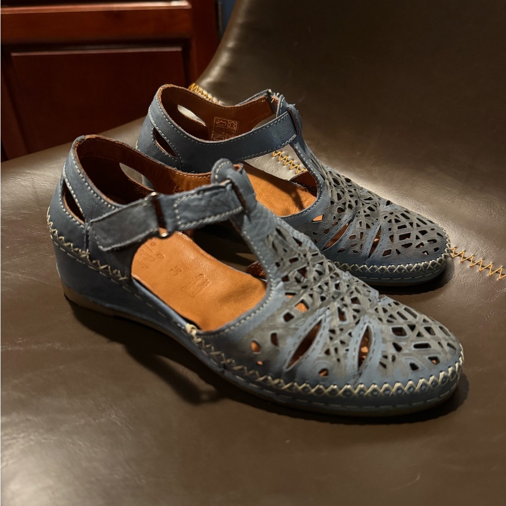 Blue Cutout Leather Sandals EU 36 / US 6 Women’s Wedge Heel